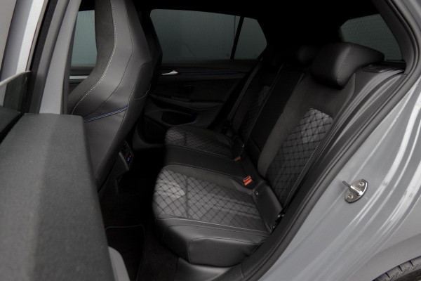 Volkswagen Golf 1.5 eTSI R-Line Edition | PANORAMADAK | IQ LIGHT | ACC | HEAD UP | HARMAN & KARDON