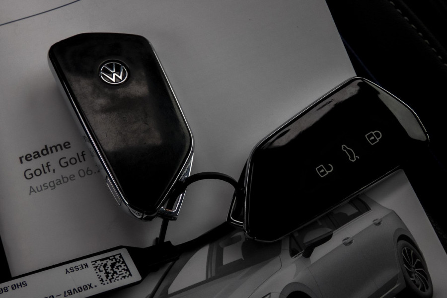 Volkswagen Golf 1.5 eTSI R-Line Edition | PANORAMADAK | IQ LIGHT | ACC | HEAD UP | HARMAN & KARDON