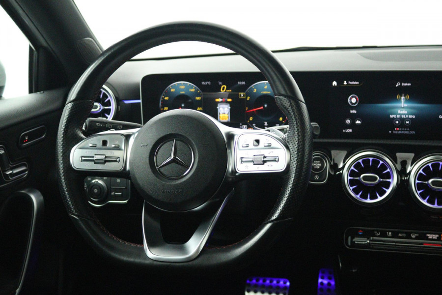 Mercedes-Benz A-Klasse 200 Launch Edition Premium Plus (PANORAMADAK, STOELVERWARMING, SFEERVERLICHTING, ACHTERUITRIJCAMERA)
