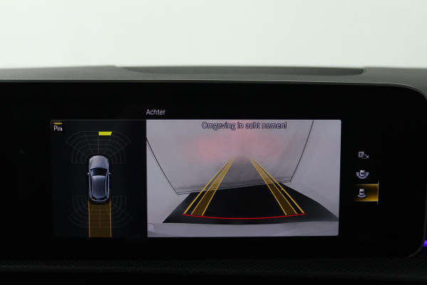 Mercedes-Benz A-Klasse 200 Launch Edition Premium Plus (PANORAMADAK, STOELVERWARMING, SFEERVERLICHTING, ACHTERUITRIJCAMERA)