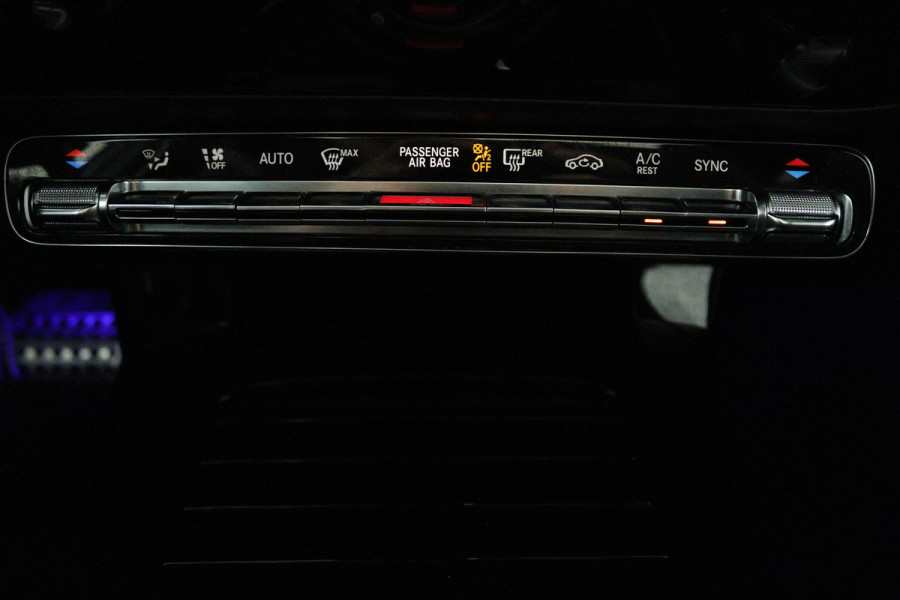 Mercedes-Benz A-Klasse 200 Launch Edition Premium Plus (PANORAMADAK, STOELVERWARMING, SFEERVERLICHTING, ACHTERUITRIJCAMERA)