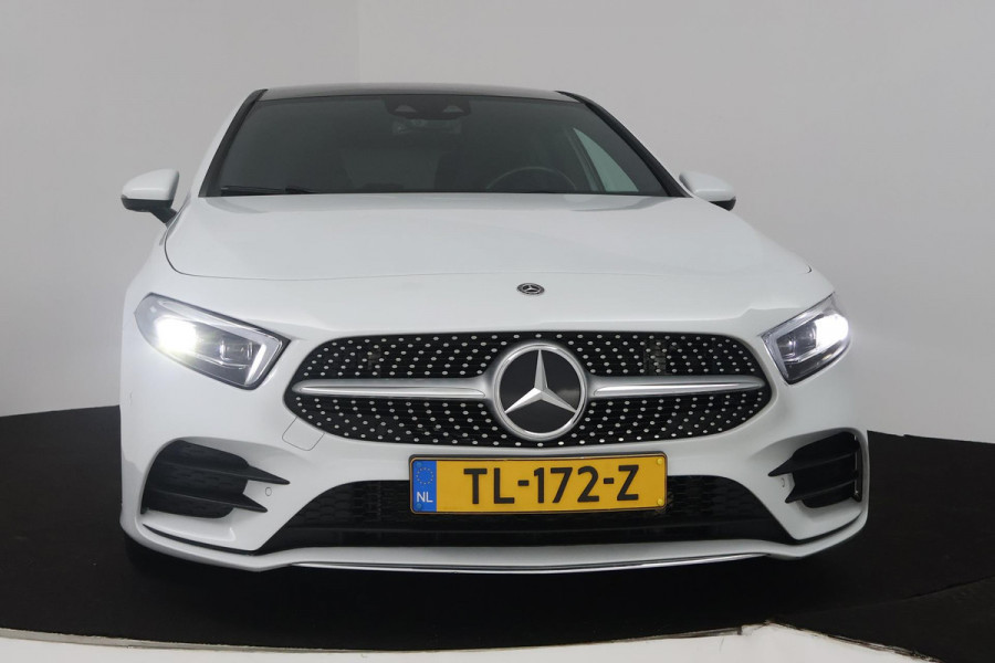Mercedes-Benz A-Klasse 200 Launch Edition Premium Plus (PANORAMADAK, STOELVERWARMING, SFEERVERLICHTING, ACHTERUITRIJCAMERA)