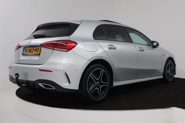 Mercedes-Benz A-Klasse 250 e Business Solution AMG Limited (PANORAMADAK, TREKHAAK, SFEERVERLICHTING, STOELVERWARMING, CAMERA)