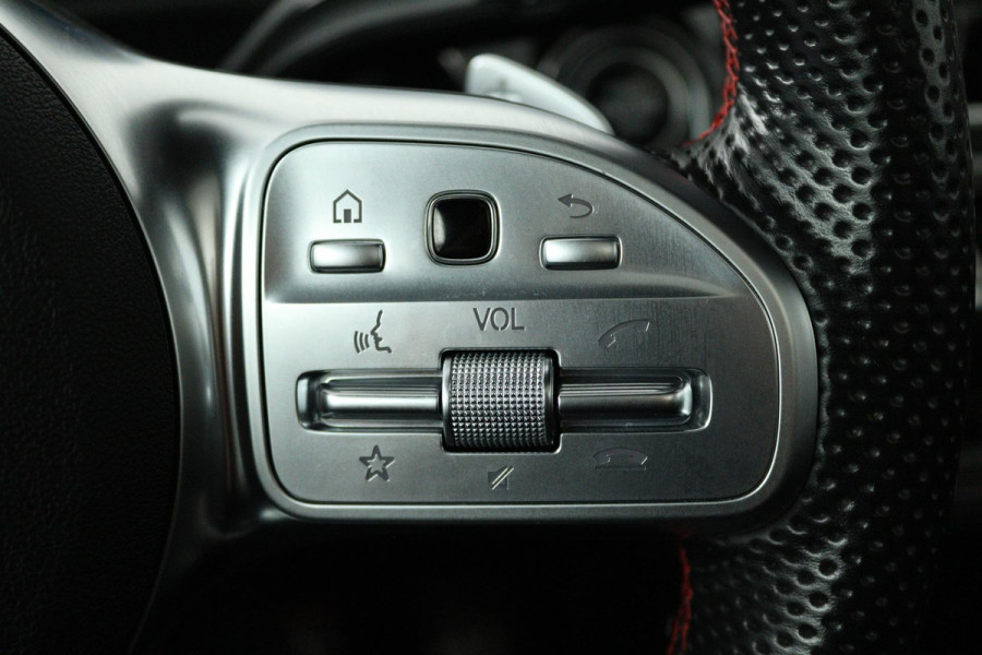 Mercedes-Benz A-Klasse 250 e Business Solution AMG Limited (PANORAMADAK, TREKHAAK, SFEERVERLICHTING, STOELVERWARMING, CAMERA)