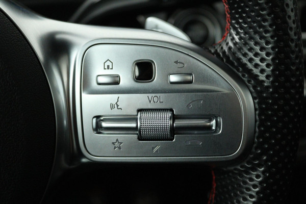 Mercedes-Benz A-Klasse 250 e Business Solution AMG Limited (PANORAMADAK, TREKHAAK, SFEERVERLICHTING, STOELVERWARMING, CAMERA)
