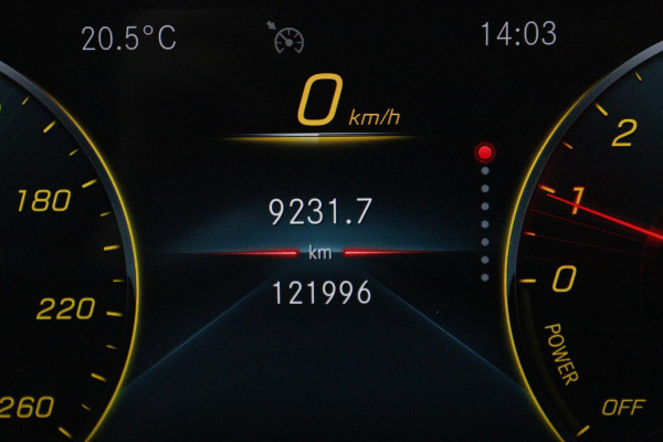 Mercedes-Benz A-Klasse 250 e Business Solution AMG Limited (PANORAMADAK, TREKHAAK, SFEERVERLICHTING, STOELVERWARMING, CAMERA)