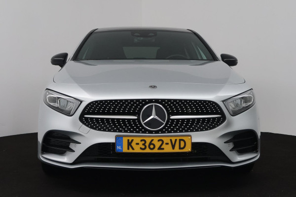 Mercedes-Benz A-Klasse 250 e Business Solution AMG Limited (PANORAMADAK, TREKHAAK, SFEERVERLICHTING, STOELVERWARMING, CAMERA)