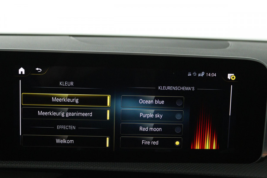 Mercedes-Benz A-Klasse 250 e Business Solution AMG Limited (PANORAMADAK, TREKHAAK, SFEERVERLICHTING, STOELVERWARMING, CAMERA)