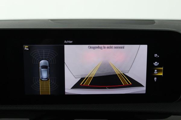 Mercedes-Benz A-Klasse 250 e Business Solution AMG Limited (PANORAMADAK, TREKHAAK, SFEERVERLICHTING, STOELVERWARMING, CAMERA)