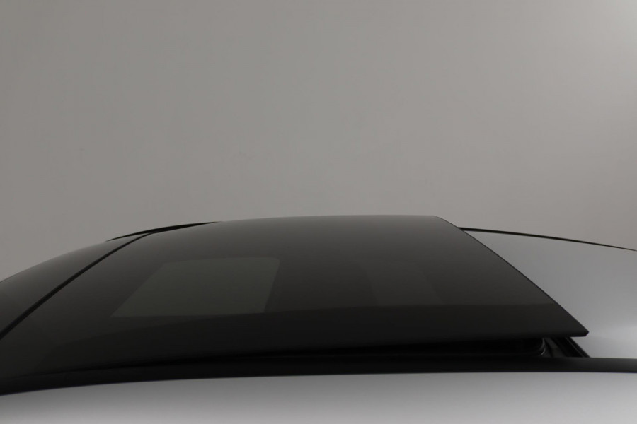 Mercedes-Benz A-Klasse 250 e Business Solution AMG Limited (PANORAMADAK, TREKHAAK, SFEERVERLICHTING, STOELVERWARMING, CAMERA)