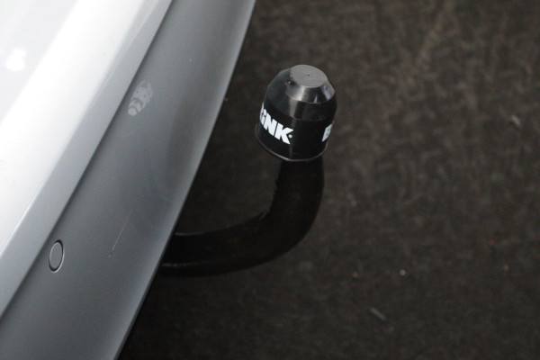 Mercedes-Benz A-Klasse 250 e Business Solution AMG Limited (PANORAMADAK, TREKHAAK, SFEERVERLICHTING, STOELVERWARMING, CAMERA)