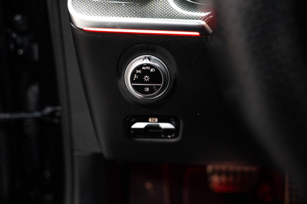 Mercedes-Benz C-Klasse 300e AMGLINE|PANO|HEADUP|GARANTIE