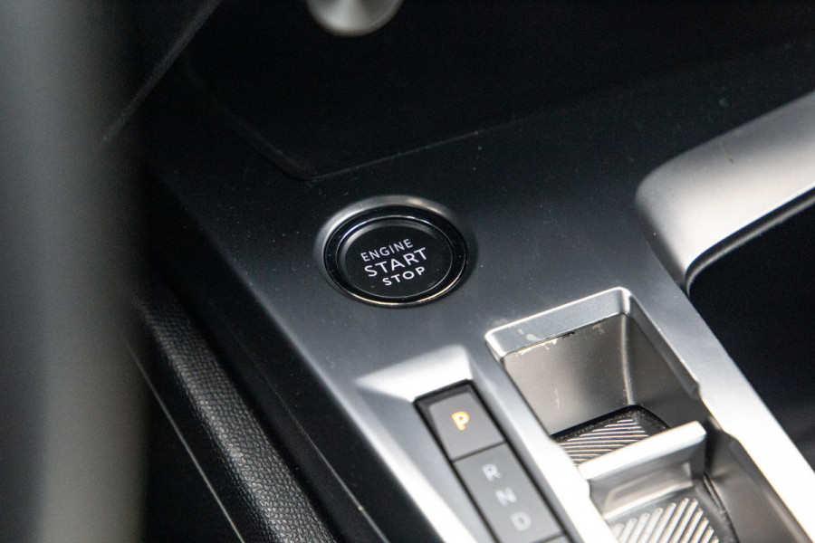 Peugeot 308 SW 1.6 HYbrid 180 Allure Pack Business AIRCO / CRUISE CONTROLE / CARPLAY / PLUG IN HYBRID / STOELVERWARMING