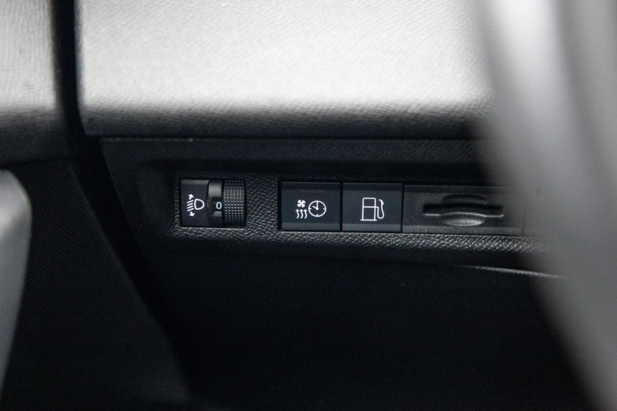 Peugeot 308 SW 1.6 HYbrid 180 Allure Pack Business AIRCO / CRUISE CONTROLE / CARPLAY / PLUG IN HYBRID / STOELVERWARMING