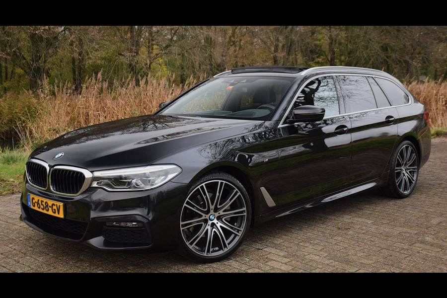 BMW 5 Serie Touring 520i*M-Pakket*Pano*Head-up*H&K*20"Inch*1e eig*Nl Auto*