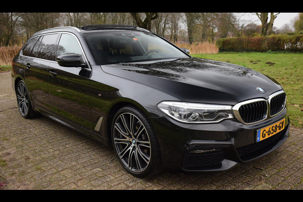 BMW 5 Serie Touring 520i*M-Pakket*Pano*Head-up*H&K*20"Inch*1e eig*Nl Auto*