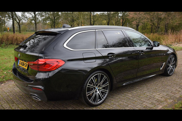 BMW 5 Serie Touring 520i*M-Pakket*Pano*Head-up*H&K*20"Inch*1e eig*Nl Auto*