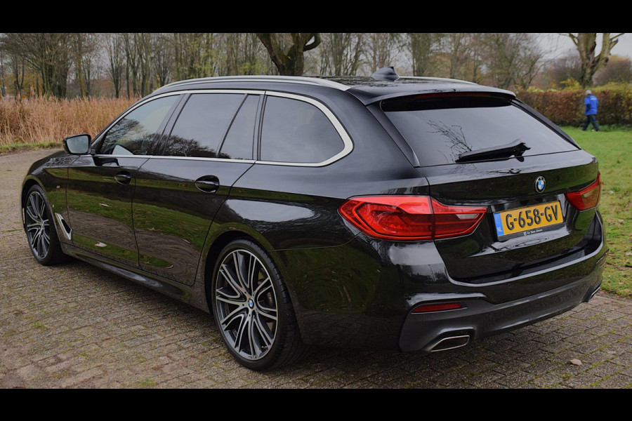 BMW 5 Serie Touring 520i*M-Pakket*Pano*Head-up*H&K*20"Inch*1e eig*Nl Auto*