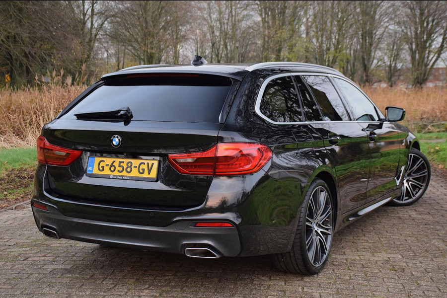 BMW 5 Serie Touring 520i*M-Pakket*Pano*Head-up*H&K*20"Inch*1e eig*Nl Auto*