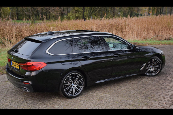 BMW 5 Serie Touring 520i*M-Pakket*Pano*Head-up*H&K*20"Inch*1e eig*Nl Auto*