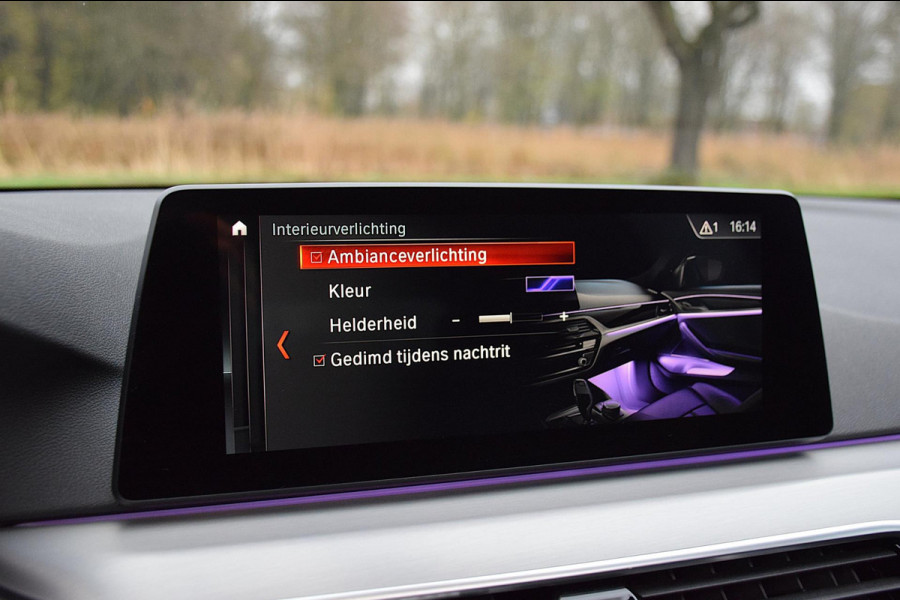 BMW 5 Serie Touring 520i*M-Pakket*Pano*Head-up*H&K*20"Inch*1e eig*Nl Auto*