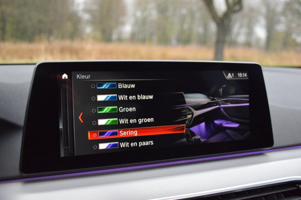 BMW 5 Serie Touring 520i*M-Pakket*Pano*Head-up*H&K*20"Inch*1e eig*Nl Auto*
