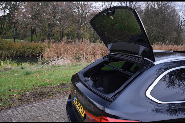 BMW 5 Serie Touring 520i*M-Pakket*Pano*Head-up*H&K*20"Inch*1e eig*Nl Auto*