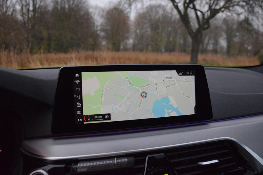 BMW 5 Serie Touring 520i*M-Pakket*Pano*Head-up*H&K*20"Inch*1e eig*Nl Auto*