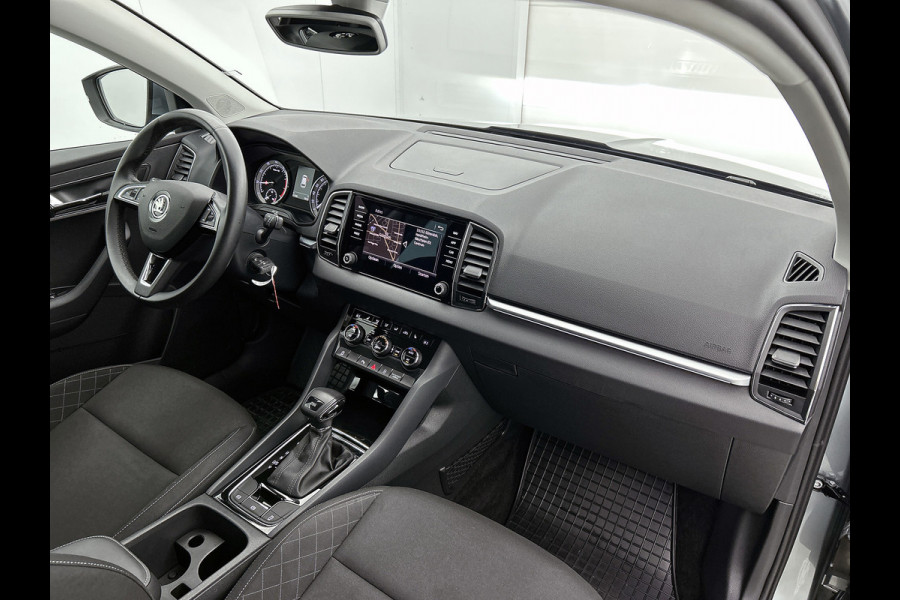 Škoda Karoq 1.5 TSI ACT Sportline Business Automaat (NAVIGATIE, STOELVERWARMING, PARKEERSENSOREN, GOED ONDERHOUDEN)