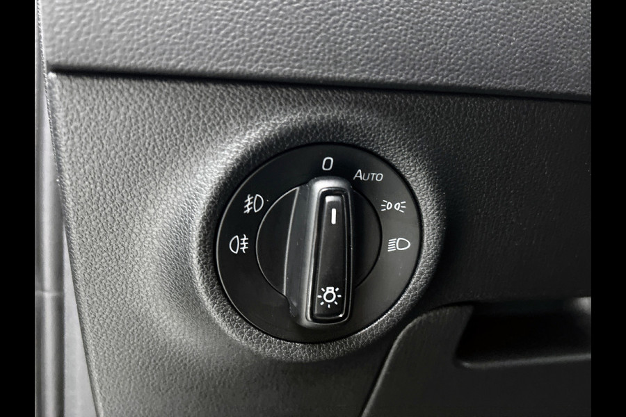 Škoda Karoq 1.5 TSI ACT Sportline Business Automaat (NAVIGATIE, STOELVERWARMING, PARKEERSENSOREN, GOED ONDERHOUDEN)