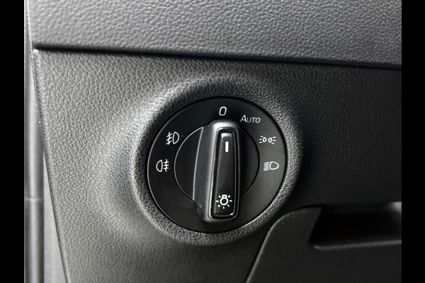 Škoda Karoq 1.5 TSI ACT Sportline Business Automaat (NAVIGATIE, STOELVERWARMING, PARKEERSENSOREN, GOED ONDERHOUDEN)