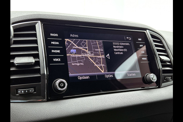 Škoda Karoq 1.5 TSI ACT Sportline Business Automaat (NAVIGATIE, STOELVERWARMING, PARKEERSENSOREN, GOED ONDERHOUDEN)