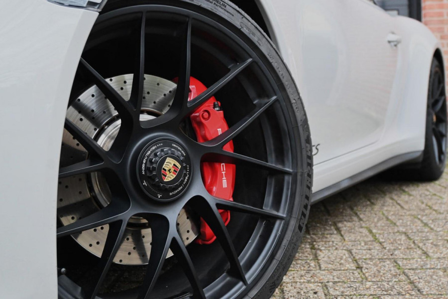 Porsche 911 3.0 Targa 4 GTS PDK Krijt SportChrono BOSE PDLS CAM '19