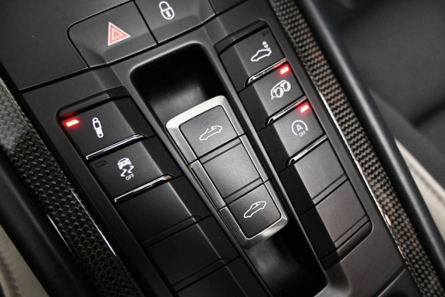 Porsche 911 3.0 Targa 4 GTS PDK Krijt SportChrono BOSE PDLS CAM '19