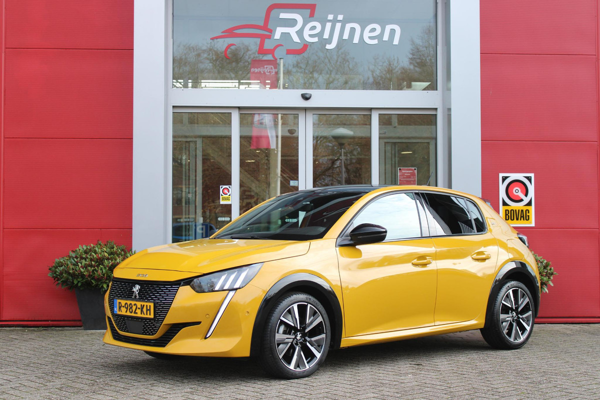 Peugeot 208 1.2 100PK GT | NAVIGATIE | KEYLESS ENTRY/START | APPLE CARPLAY/ANDROID AUTO | LICHTMETALEN VELGEN 17" | 3-D INSTRUMENTENPANEEL | DAB+ RADIO | DODEHOEK DETECTIE | CRUISE CONTROL | LANE ASSIST | CLIMATE CONTROL | ZWART DAK |