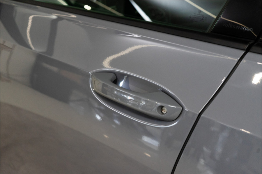 Volkswagen Golf 2.0 TSI GTI Clubsport 301 PK | IQ | Pano | Sfeer | Harman | Leder | BOMVOL! 12 MND Garantie