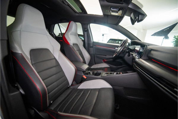 Volkswagen Golf 2.0 TSI GTI Clubsport 301 PK | IQ | Pano | Sfeer | Harman | Leder | BOMVOL! 12 MND Garantie
