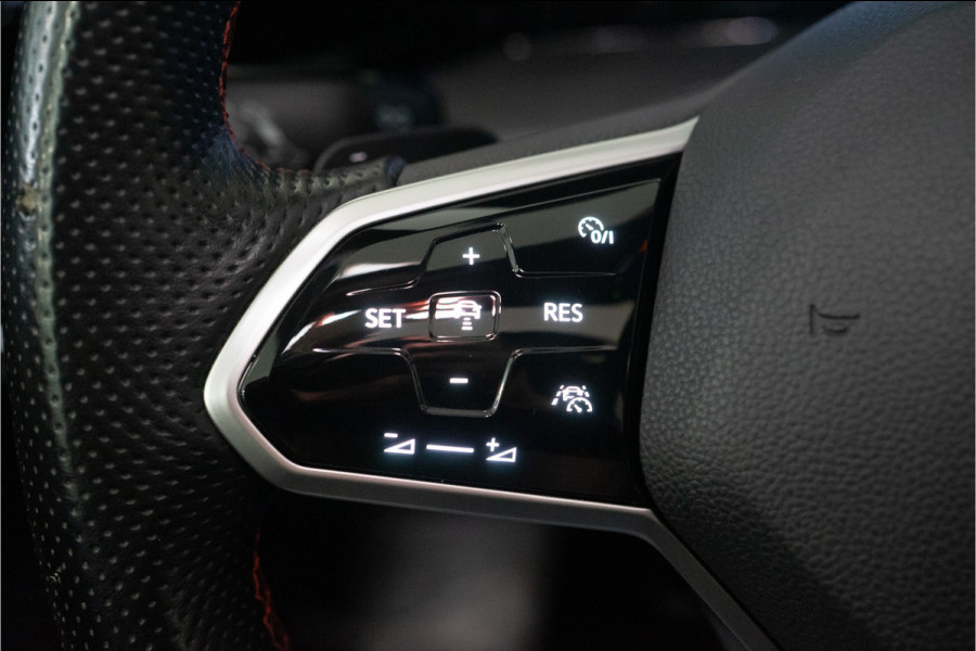 Volkswagen Golf 2.0 TSI GTI Clubsport 301 PK | IQ | Pano | Sfeer | Harman | Leder | BOMVOL! 12 MND Garantie