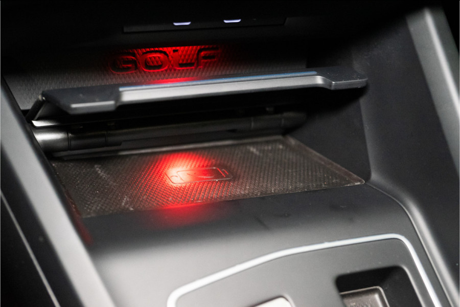 Volkswagen Golf 2.0 TSI GTI Clubsport 301 PK | IQ | Pano | Sfeer | Harman | Leder | BOMVOL! 12 MND Garantie