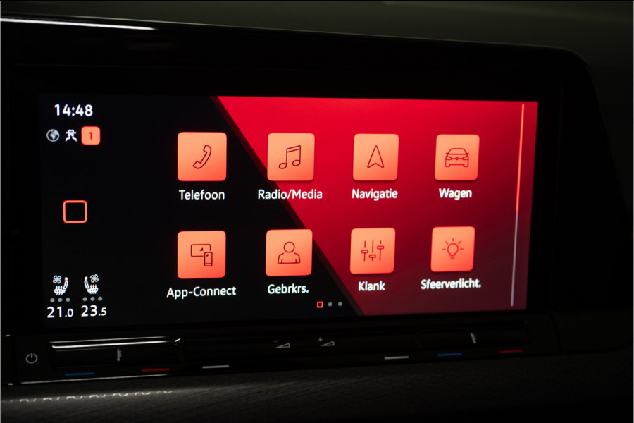 Volkswagen Golf 2.0 TSI GTI Clubsport 301 PK | IQ | Pano | Sfeer | Harman | Leder | BOMVOL! 12 MND Garantie