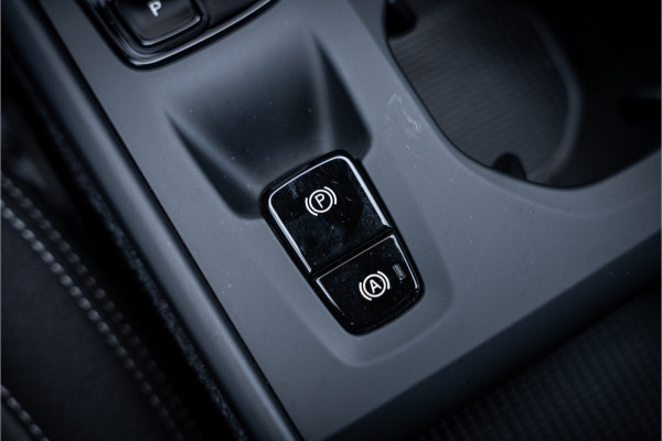Volvo XC40 1.5 T4 Recharge Core ** Camera ** Stoelverwarming ** Winter-line