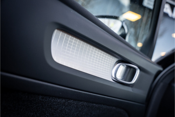 Volvo XC40 1.5 T4 Recharge Core ** Camera ** Stoelverwarming ** Winter-line