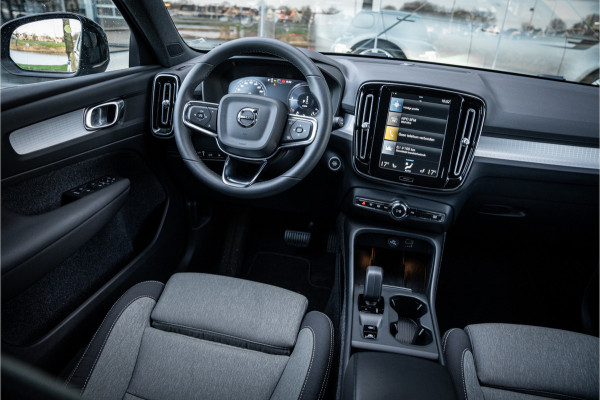 Volvo XC40 1.5 T4 Recharge Core ** Camera ** Stoelverwarming ** Winter-line