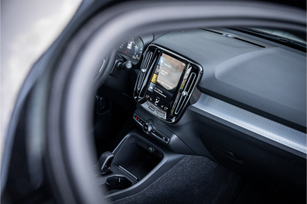 Volvo XC40 1.5 T4 Recharge Core ** Camera ** Stoelverwarming ** Winter-line