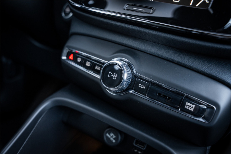 Volvo XC40 1.5 T4 Recharge Core ** Camera ** Stoelverwarming ** Winter-line