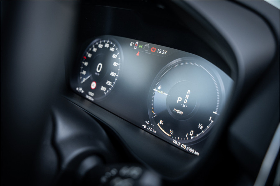 Volvo XC40 1.5 T4 Recharge Core ** Camera ** Stoelverwarming ** Winter-line