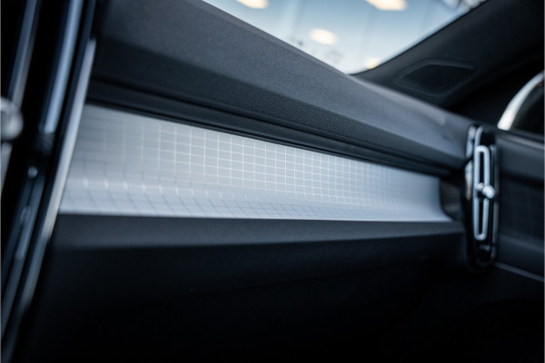 Volvo XC40 1.5 T4 Recharge Core ** Camera ** Stoelverwarming ** Winter-line