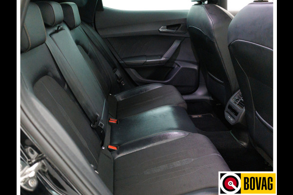 CUPRA Formentor 1.4 e-Hybrid Business 204 PK automaat | Adap. cruise | Camera | Navigatie | App. connect | Draadloze telefoonlader, sfeerverlichting, Led