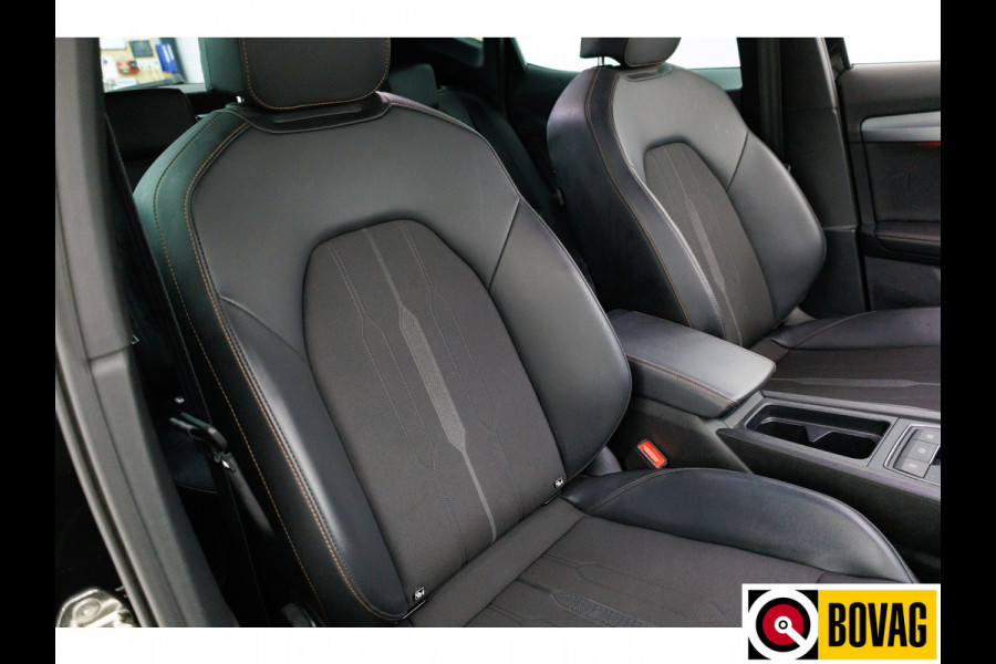 CUPRA Formentor 1.4 e-Hybrid Business 204 PK automaat | Adap. cruise | Camera | Navigatie | App. connect | Draadloze telefoonlader, sfeerverlichting, Led