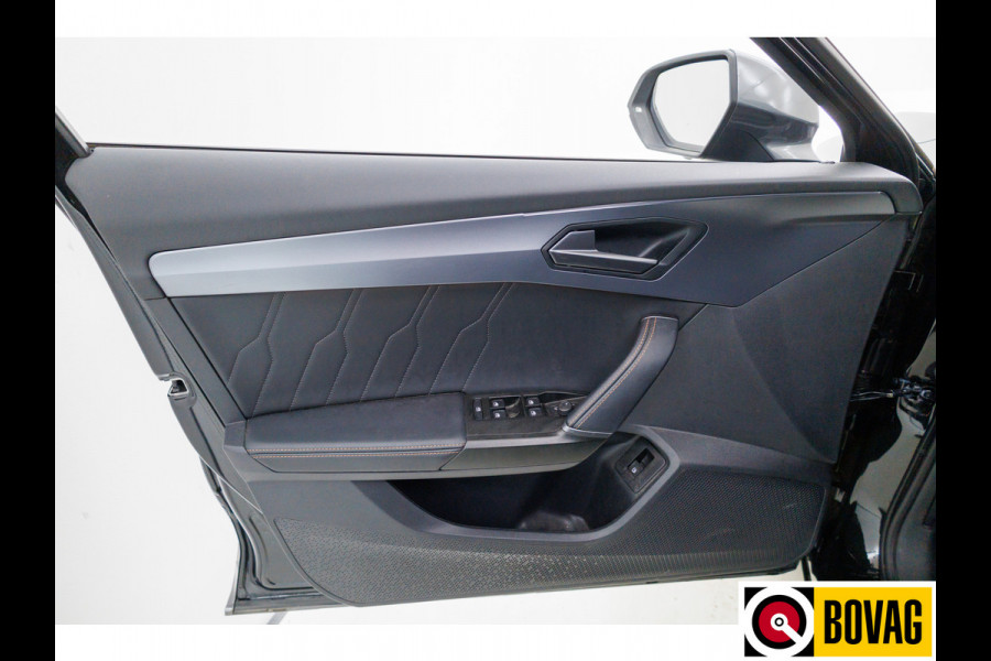 CUPRA Formentor 1.4 e-Hybrid Business 204 PK automaat | Adap. cruise | Camera | Navigatie | App. connect | Draadloze telefoonlader, sfeerverlichting, Led